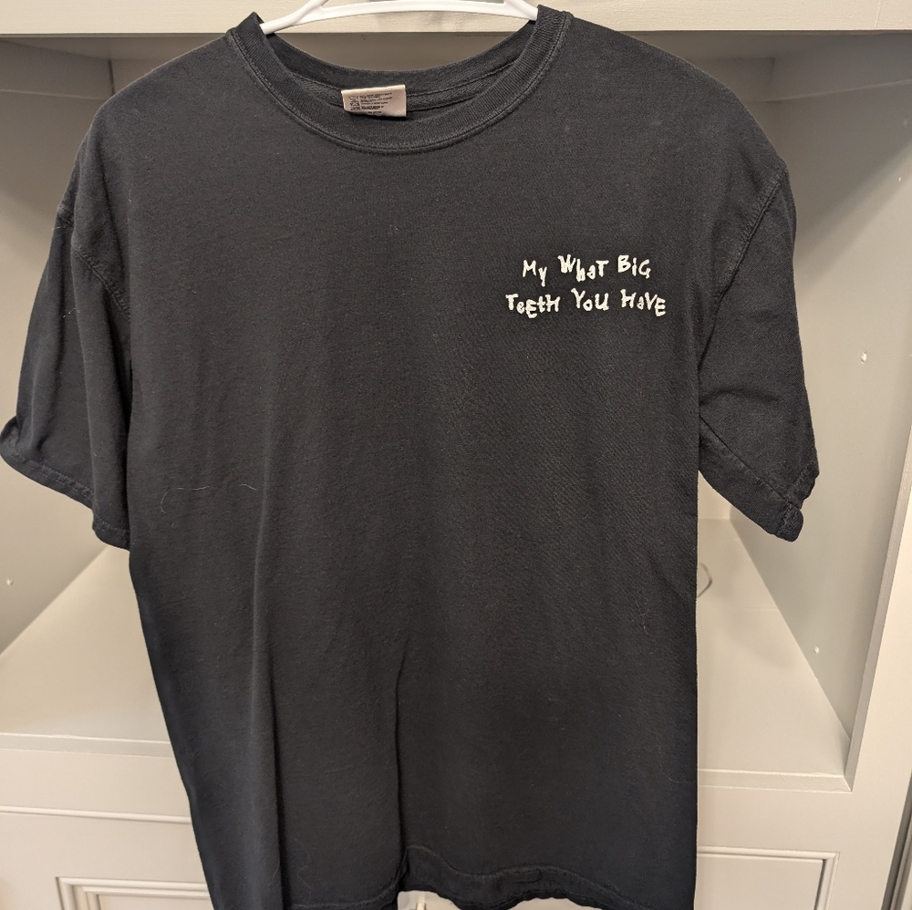 Men's M black t .."my what big teeth you have" SharkBite Turks and Caicos